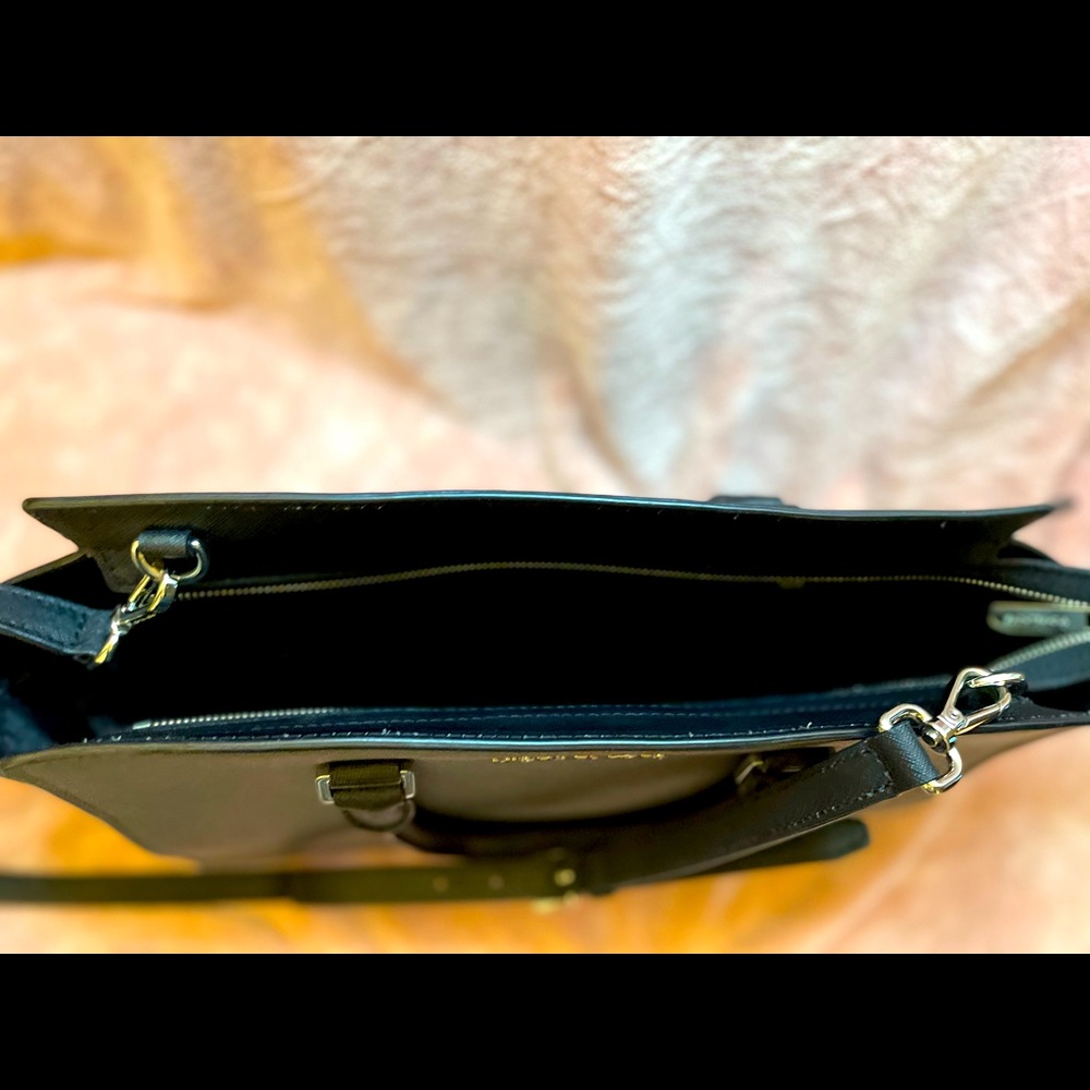 Micheal Kors purse